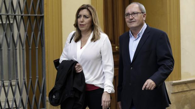 La presidenta de la Junta, Susana Díaz, junto a su número dos, Juan Cornejo