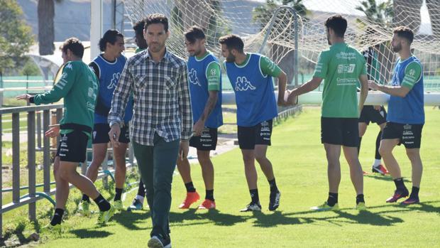 La larga lista diagnósticos fallidos en el Córdoba CF