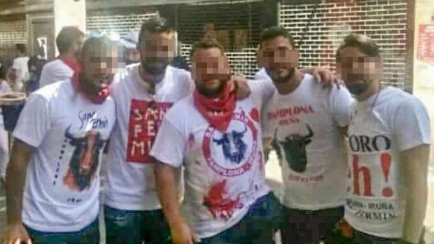 Los investigados, durante las fiestas de San Fermín en Pamplona