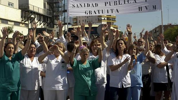Manifestación de sanitarios contra los recortes de la Junta de Andalucía