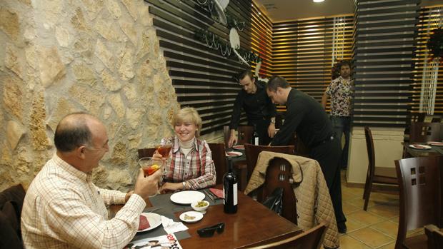 Comensales en La Cuchara de San Lorenzo