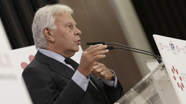 Felipe González ha participado en un almuerzo coloquio