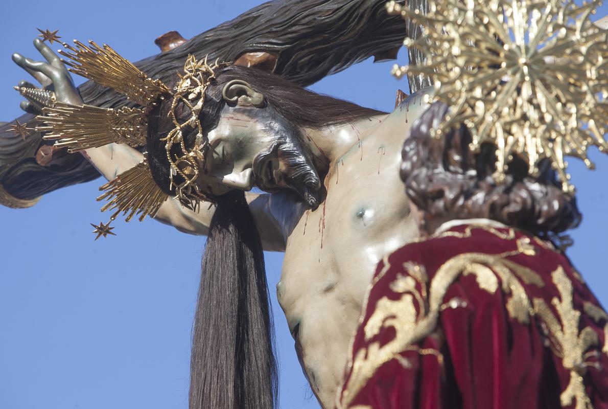 El Santísimo Cristo de Gracia, durante su procesión