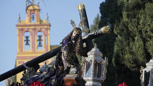 Nuestro Padre Jesús Caído, durante su procesión