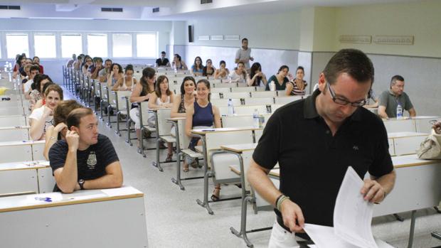 Opositores en una aula andaluza