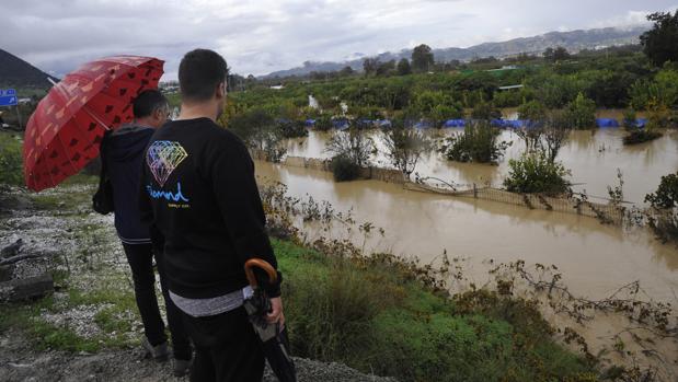 «El agua ya estaba tocando el techo del local cuando pudimos hallarla»