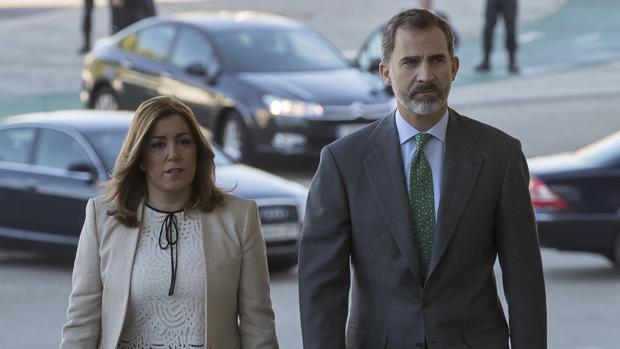 El Rey Don Felipe junto a la presidenta de la Junta de Andalucía, Susana Díaz