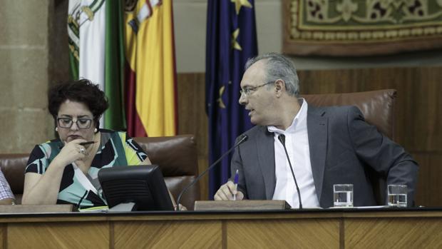 Juan Pablo Durán, durante una sesión del Parlamento de Andalucía