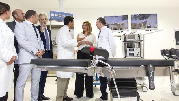 Susana Díaz y el consejero de Salud, Aquilino Alonso, durante la inauguración del Hospital Valle del Guadalhorce