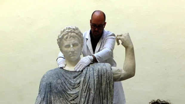 Busto reconstruido del emperador Augusto para sus estatua en Torreparedones