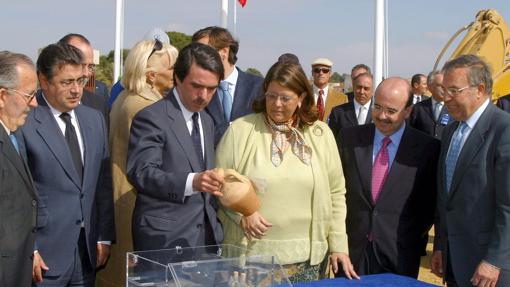 Aznar coloca la primera piedra en Almería del trasvase del Ebro, en el año 2004