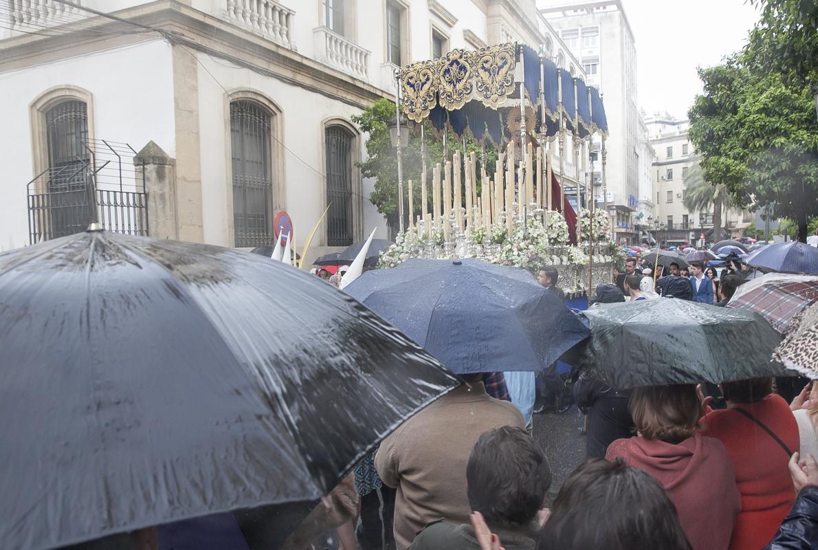 LLuvia en la última procesión de la Borriquita