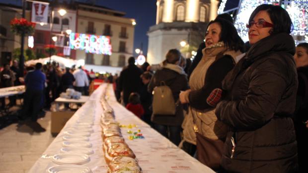 Roscón Gigante de Reyes en la plaza Nueva de Lucena