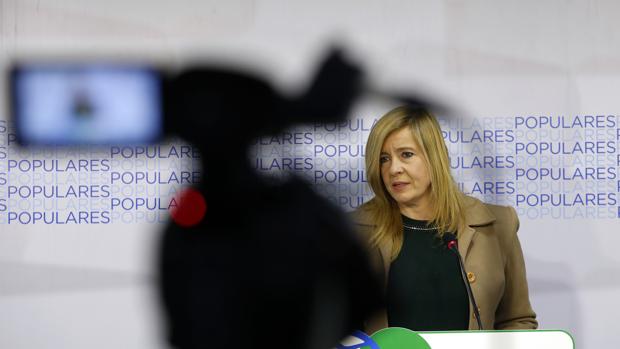 Rosario Alarcón, ayer en la sede cordobesa del PP