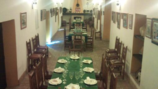 Interior de la Peña Flamenca la Soleá de Palma