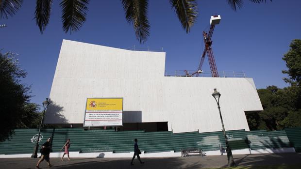 Biblioteca del Estado, en construcción, en los jardines de los Patos