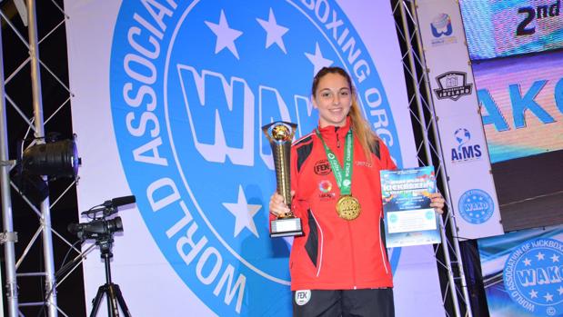 Ana Muñoz, la lucentina campeona del mundo de kick-light