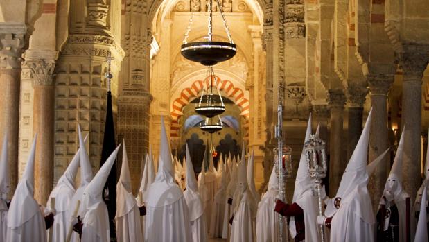 Procesión en la Mezquita-Catedral