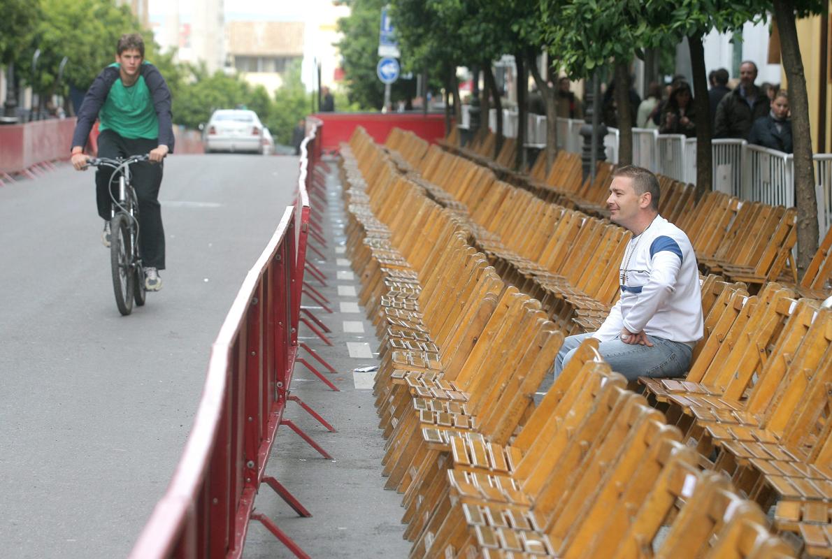 Sillas en la carera oficial