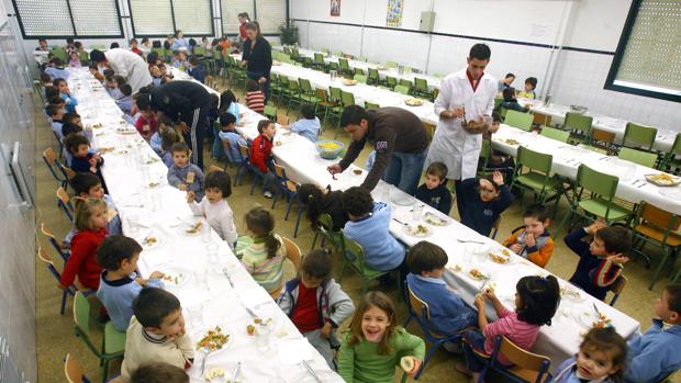 Niños en un comedor escolar de la capital cordobesa