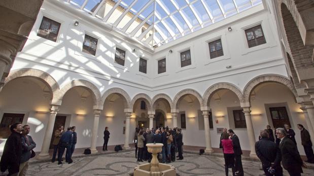 Visita del entonces consejero de Turismo, Rafael Rodríguez, en 2014 a las obras del Palacio de Congresos