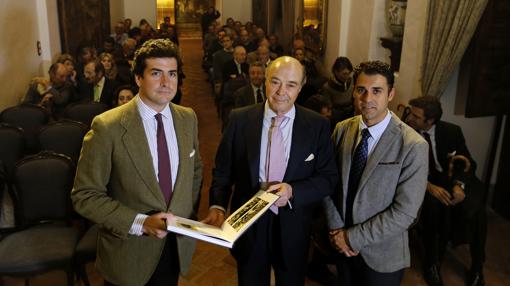 UN momento d ela presentación del libro en el Palacio de Viana