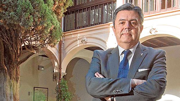 Juan Carlos Sánchez Gálvez dirige el parador de Granada desde hace más de una década.