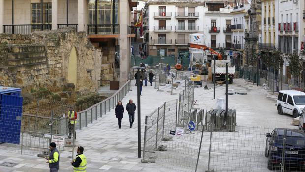 La calle Capitulares, en plena recta final de su reforma