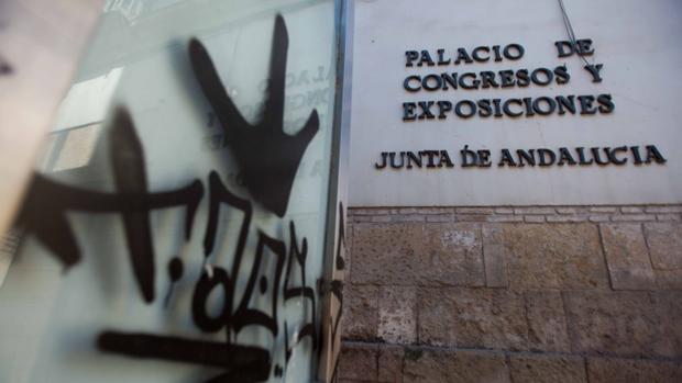Fachada principal del Palacio de Congresos de la Junta en Córdoba