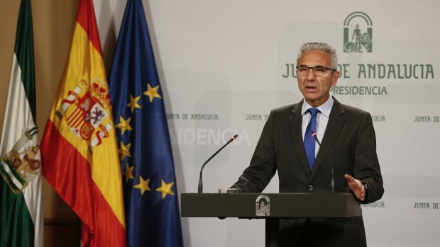 El Gobierno andaluz impulsará 30 proyectos de ley y 133 decretos