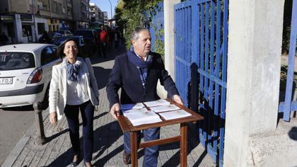 Carmen Sousa y Salvador Fuentes, en un acto del partido