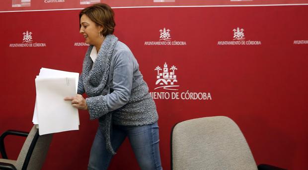 Ambrosio tras una rueda de prensa en el Ayuntamiento de Córdoba