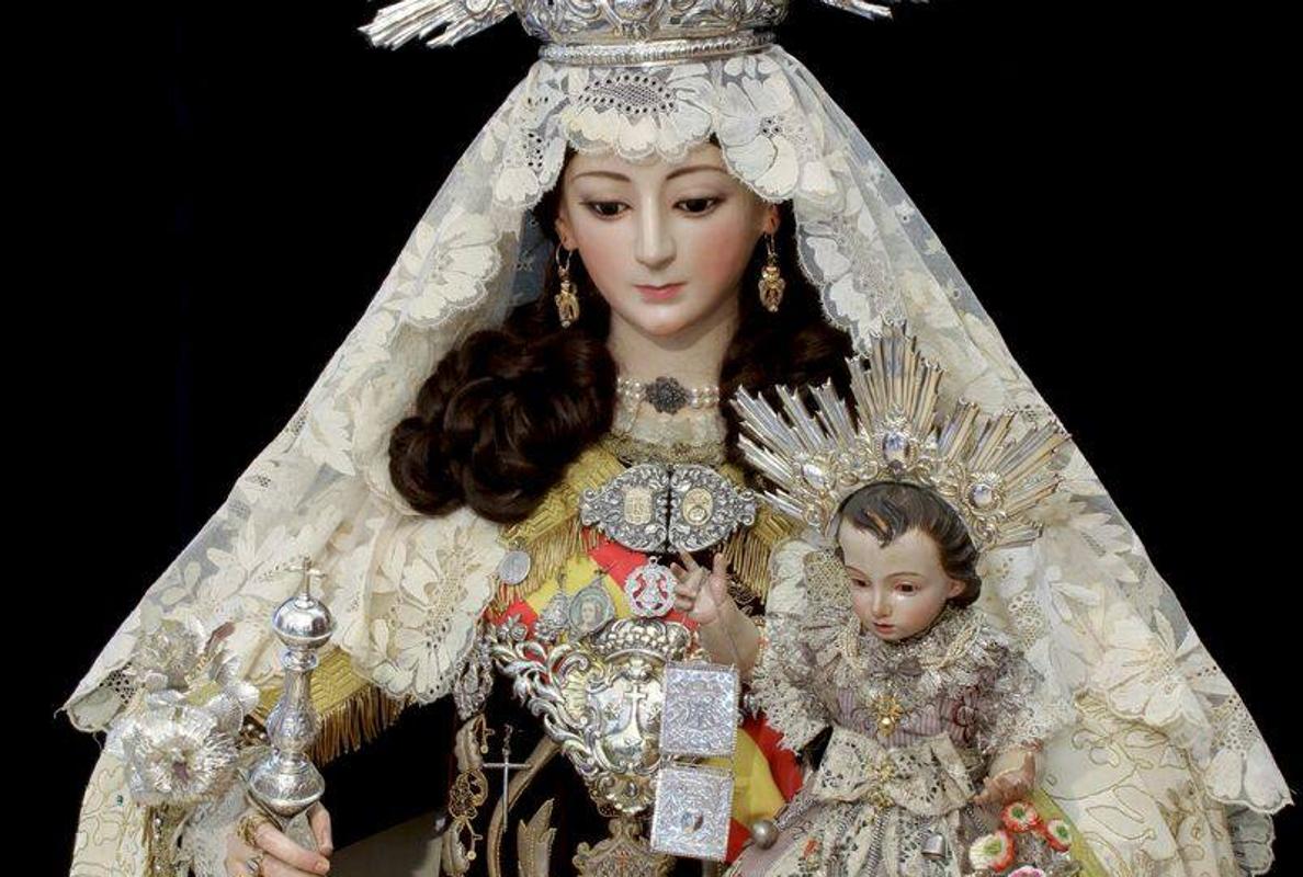 La Virgen del Carmen de San Cayetano vestida para Cuaresma