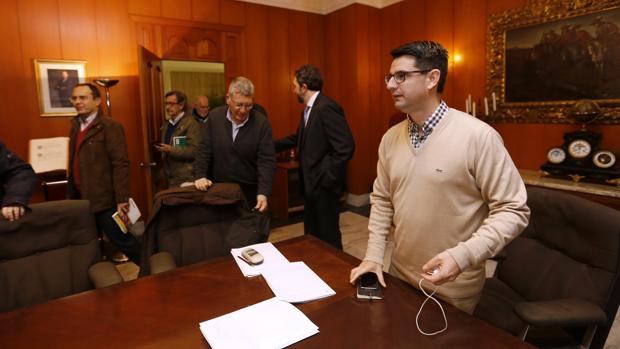 García en la sala de comisiones del Ayuntamiento