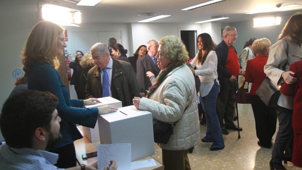 Imagen de los militantes votando el lunes