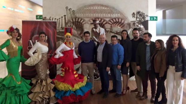 Un momento de la presentación del I Salón de Moda Flamenca, al que acudió el edil de Turismo (IU)