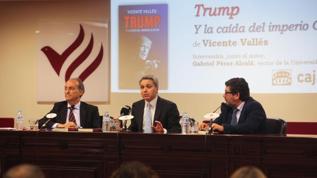 Vicente Vallés, durante la presentación de su libro en Córdoba