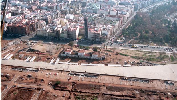 Obras de urbanización del Plan Renfe en el año 2000