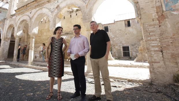 Pedro García, en una visita a las obras del convento de Regina