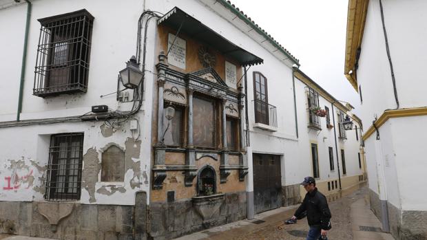 El retablo de San Rafael, entre las calles Candelaria y Lineros