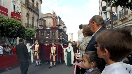 El Amarrado a la columna, por la carrera oficial