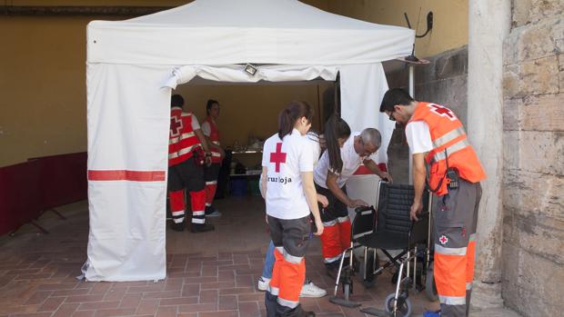 Carpa de Cruz Roja instalada en el Patio de los Naranjos el pasado año