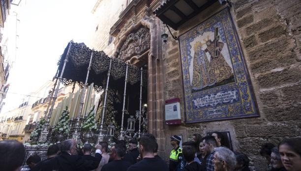 Fervor por Servitas en la víspera de Semana Santa