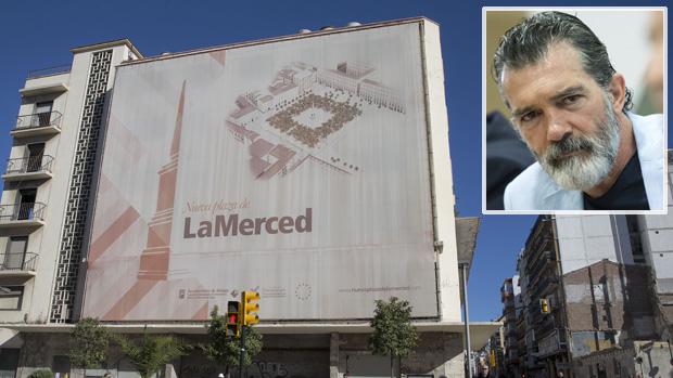 Antonio Banderas, sobre la fachada del antiguo cine Astoria de Málaga