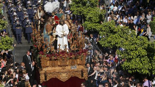 Nuestro Padre Jesús del Silencio, durante su salida