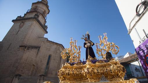 El Señor del Calvario, a su paso por la Magdalena