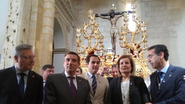 La ministra de Empleo, Fátima Báñez, con Nieto, Primo Jurado y Gómez Sanmiguel en San Pedro.