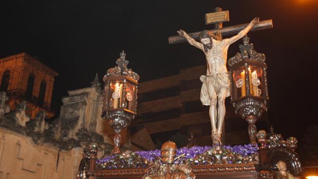 Sol y amor catedralicio en el Jueves Santo de la Semana Santa de Córdoba 2017