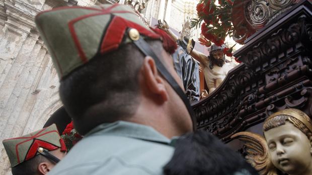 La Caridad de Córdoba con los legionarios