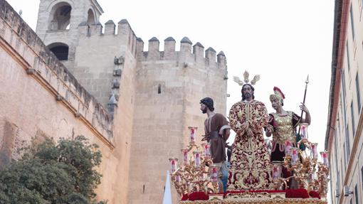 El Señor de la Sentencia, con su túnica nueva